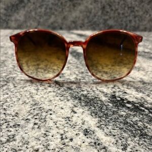 Vintage Designer Tortoise Shell Sunglasses 🕶️ Lightweight Rims Brown Gradient